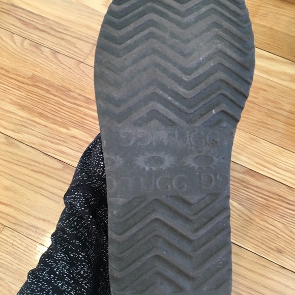 UGG Short Brown Boots - Picture 7 of 8